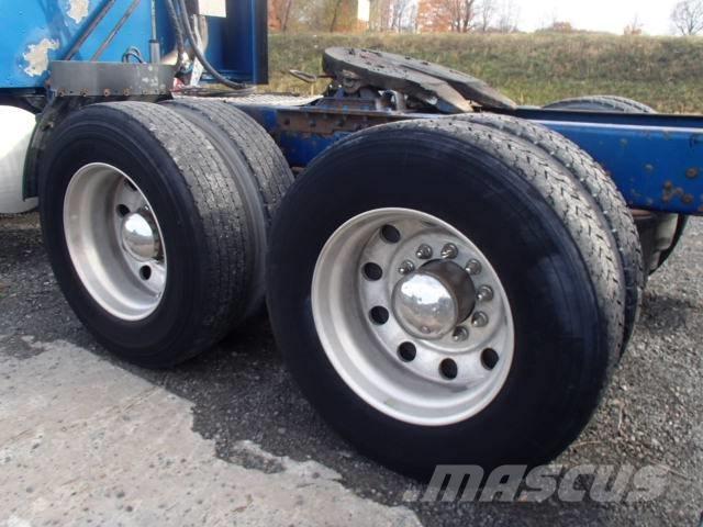 Kenworth T 800 Sadulveokid