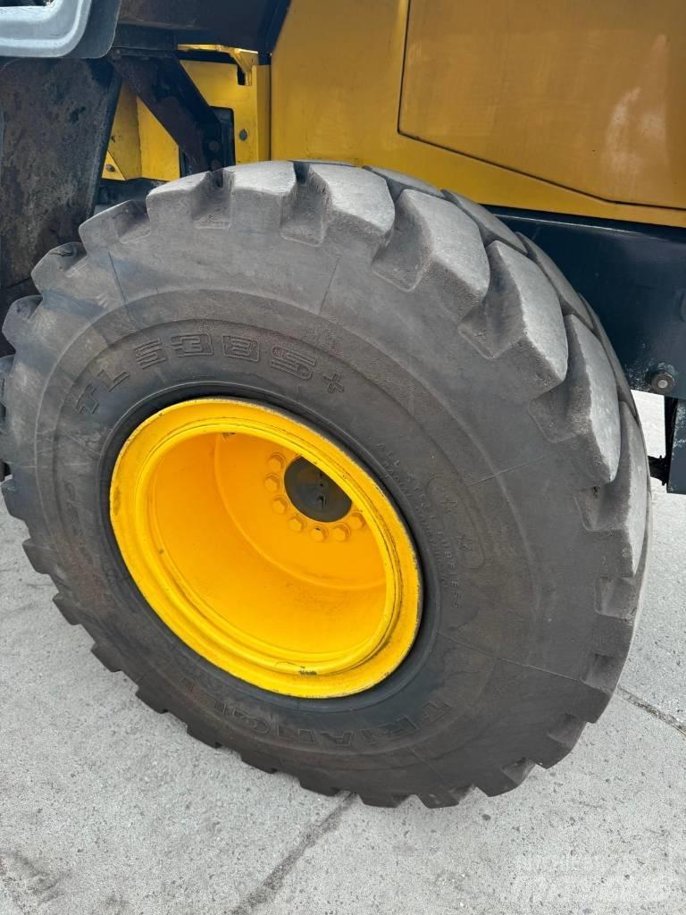 Komatsu WA250 Rataslaadurid