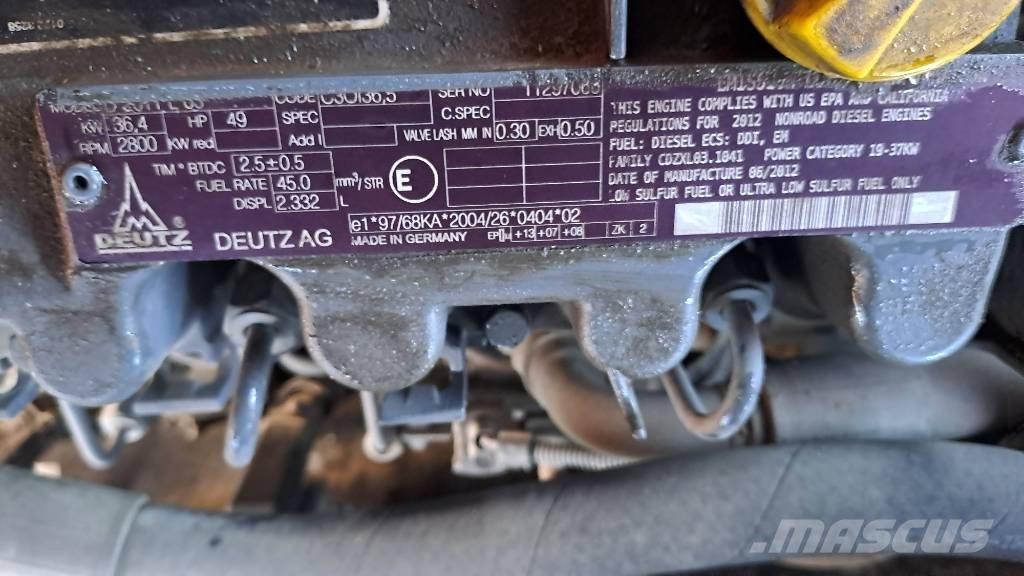 JLG 450 AJ Iseliikuvad poomtõstukid