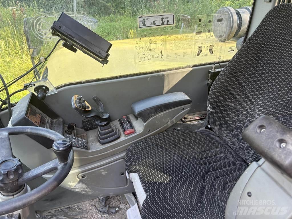 Yanmar B110W Ratasekskavaatorid