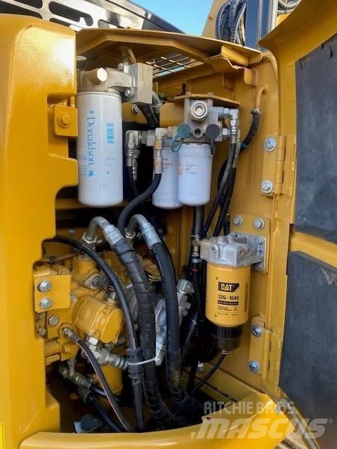 CAT 313 Roomikekskavaatorid