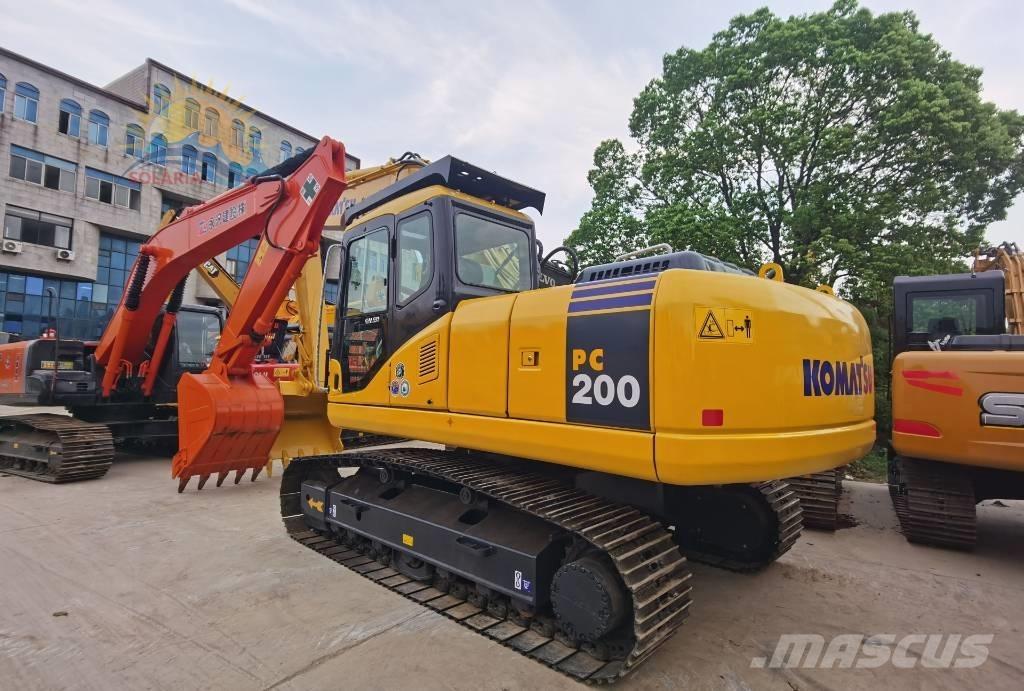 Komatsu PC 200-7 Roomikekskavaatorid