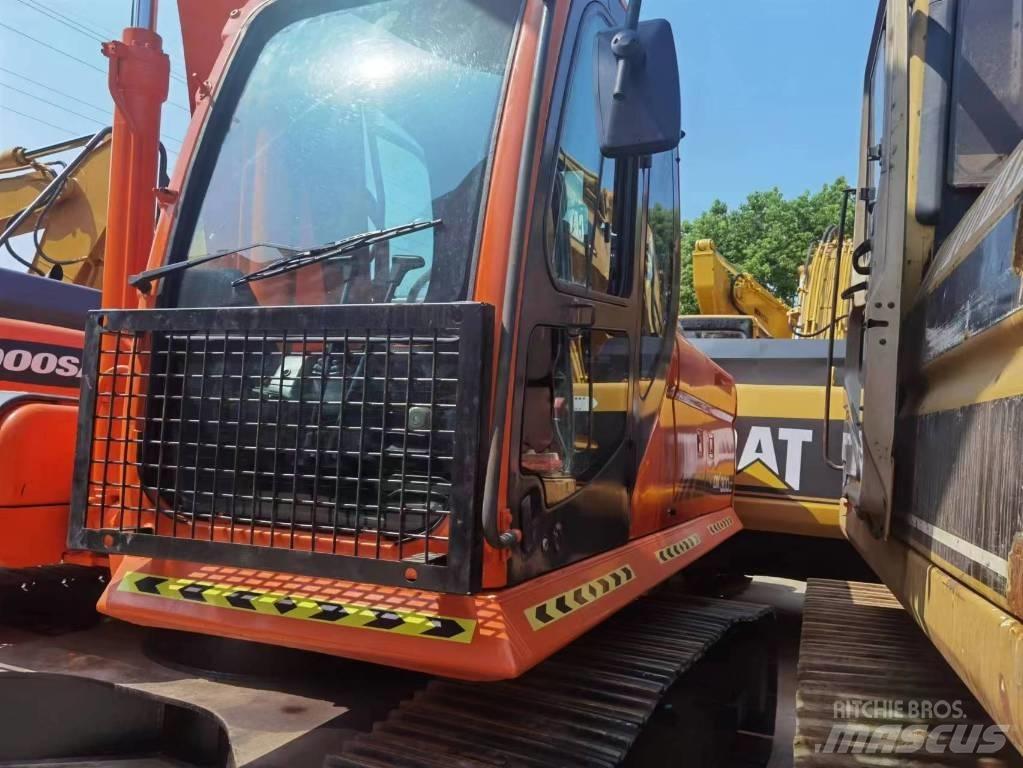 Doosan DX 300LC-9C Roomikekskavaatorid