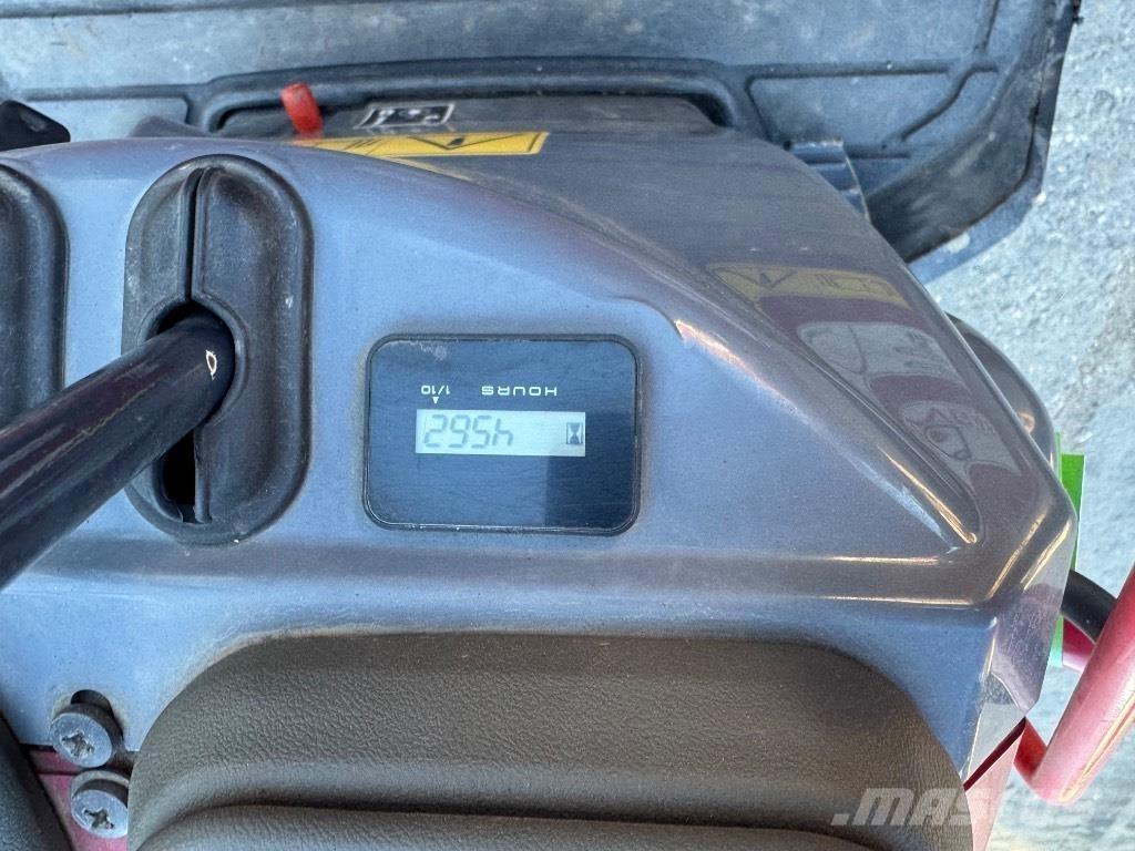 Yanmar SV08 (1E935) Miniekskavaatorid < 7 t