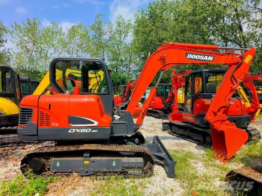 Doosan DX 60 Roomikekskavaatorid