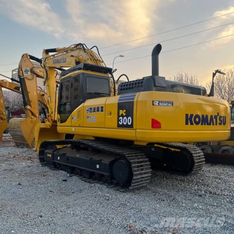 Komatsu PC 300 Roomikekskavaatorid