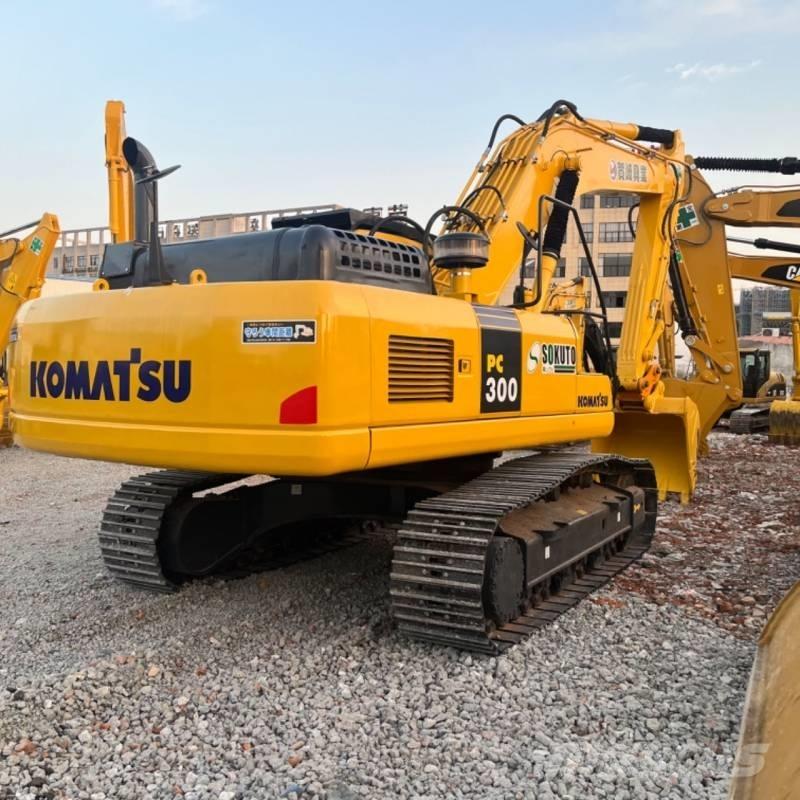 Komatsu PC 300 Roomikekskavaatorid