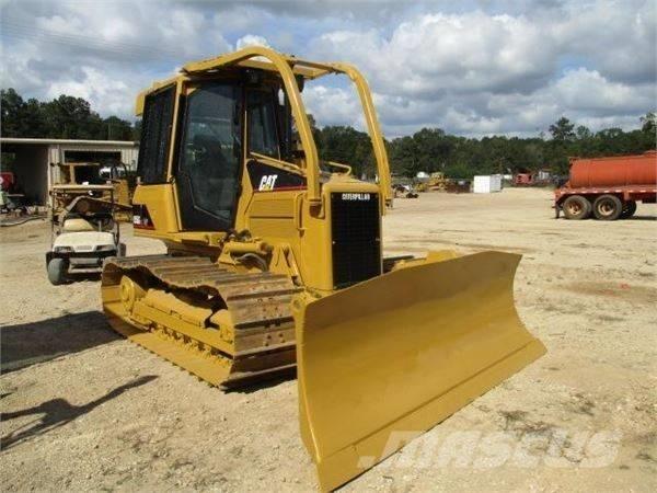 CAT D 5 G LGP Buldooserid