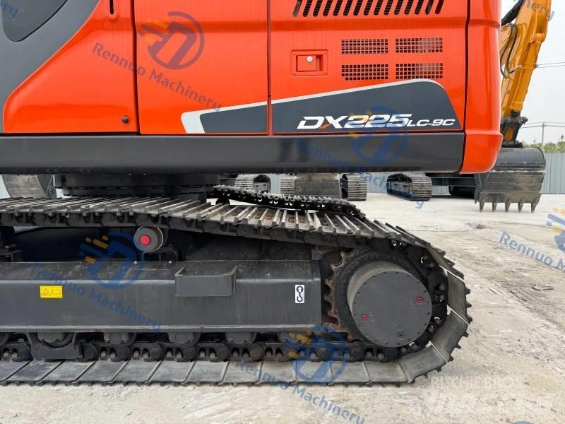 Doosan DX 225 LC-9C Roomikekskavaatorid