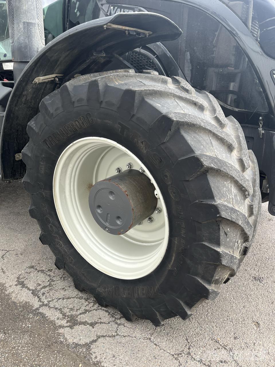 Valtra S374 Traktorid