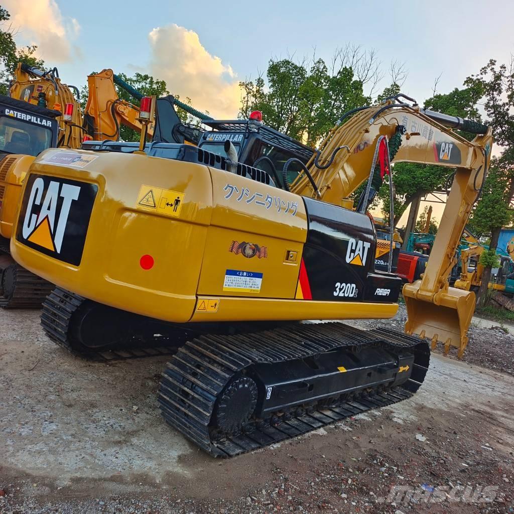 CAT 320 D Roomikekskavaatorid