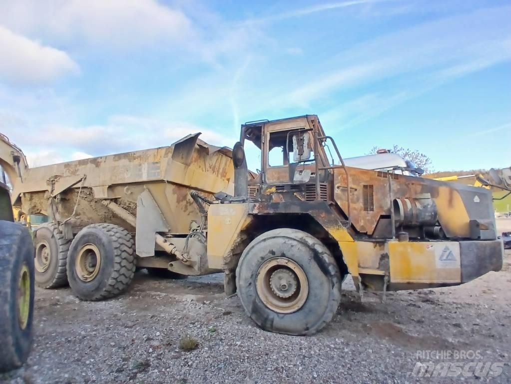 Komatsu HM 300-2 Liigendraamiga pinnaseveokid