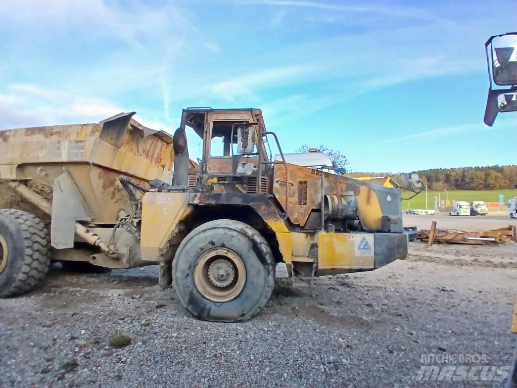 Komatsu HM 300-2 Liigendraamiga pinnaseveokid