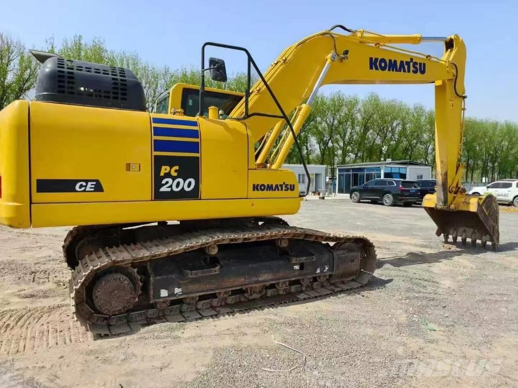 Komatsu PC 200-11 Roomikekskavaatorid