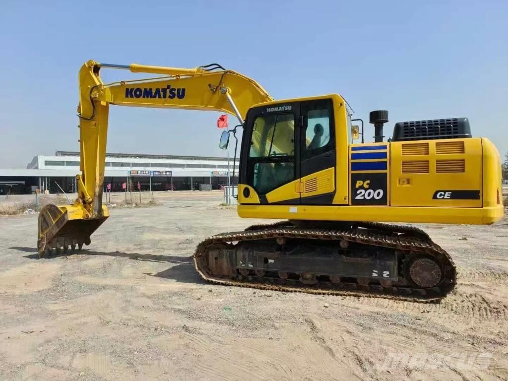 Komatsu PC 200-11 Roomikekskavaatorid