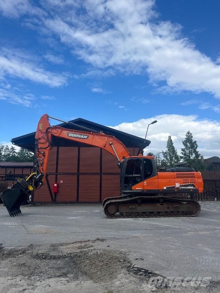 Doosan DX 255 LC-5 Roomikekskavaatorid