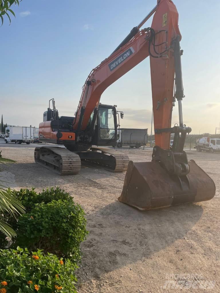 Doosan DX225LC-7 Roomikekskavaatorid