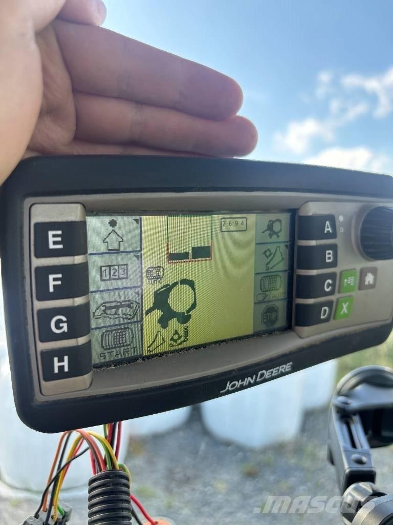 John Deere F 440 Ruloonpressid