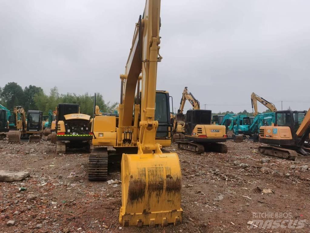 Komatsu PC 130 Väikeekskavaatorid 7t-12t