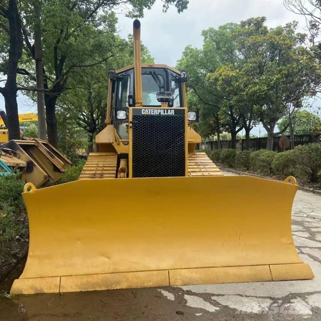 CAT D5M Buldooserid