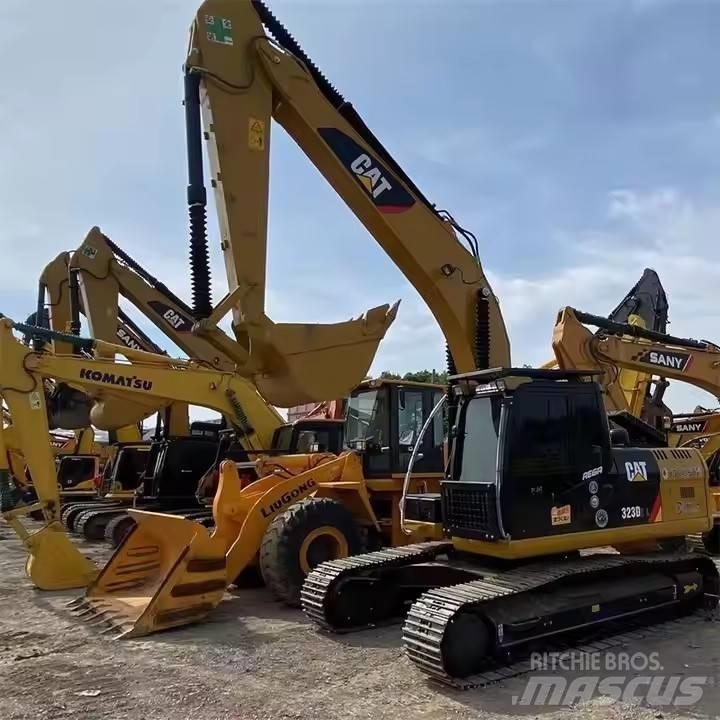 CAT CAT323D2L Väikeekskavaatorid 7t-12t