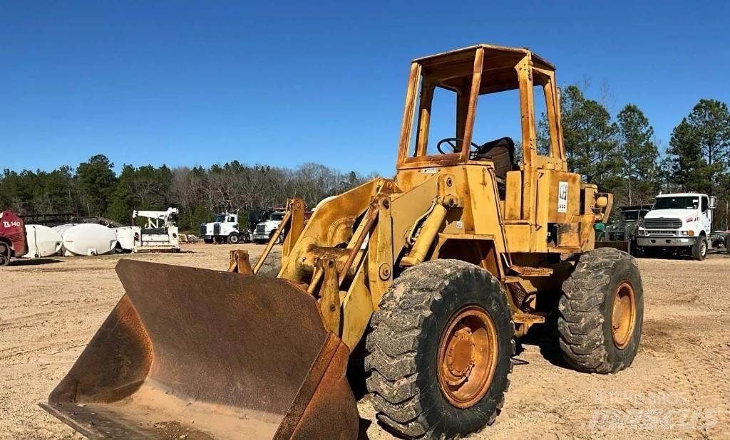 CAT 930 Rataslaadurid