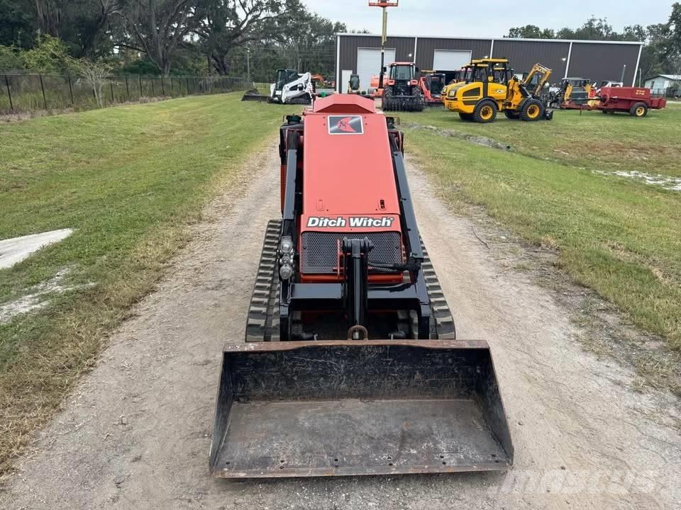 Ditch Witch SK 800 Kompaktlaadurid