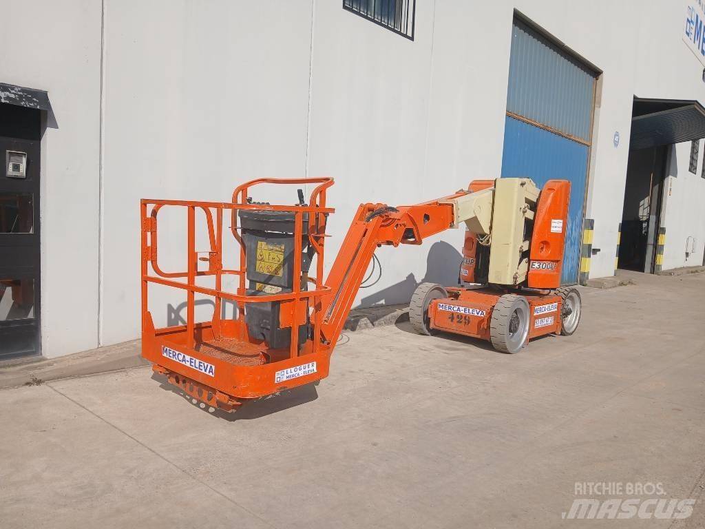 JLG E 300 AJ Iseliikuvad poomtõstukid