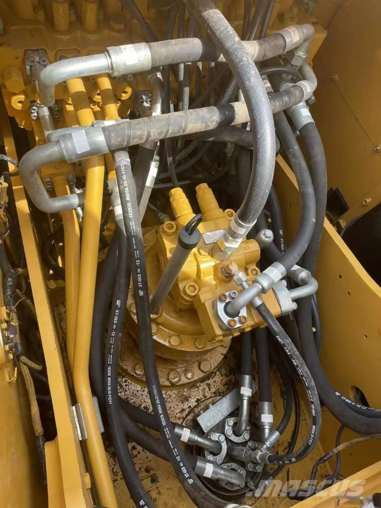 CAT 320D Roomikekskavaatorid