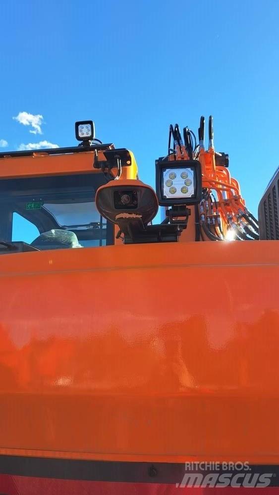 Develon DX 140 LCR-7 Roomikekskavaatorid