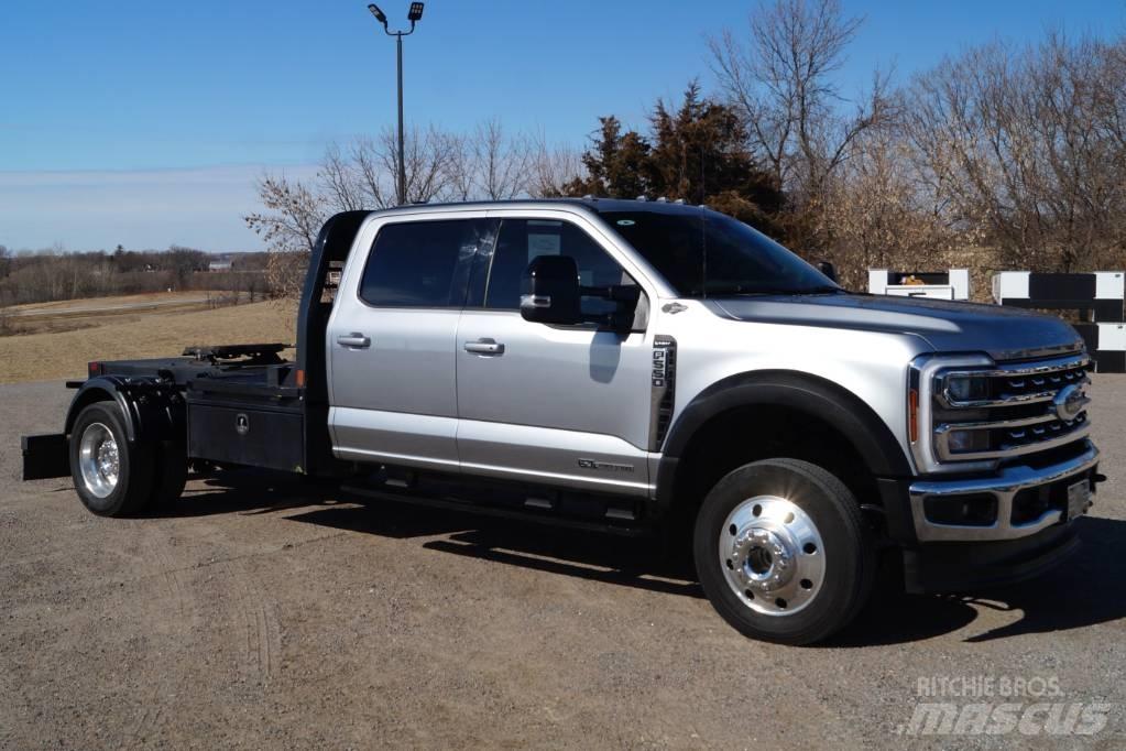 Ford F 550 SD Lariat Raamautod