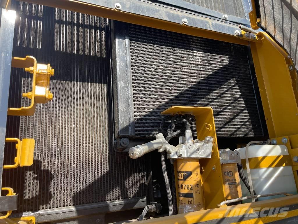 CAT 330 D Roomikekskavaatorid