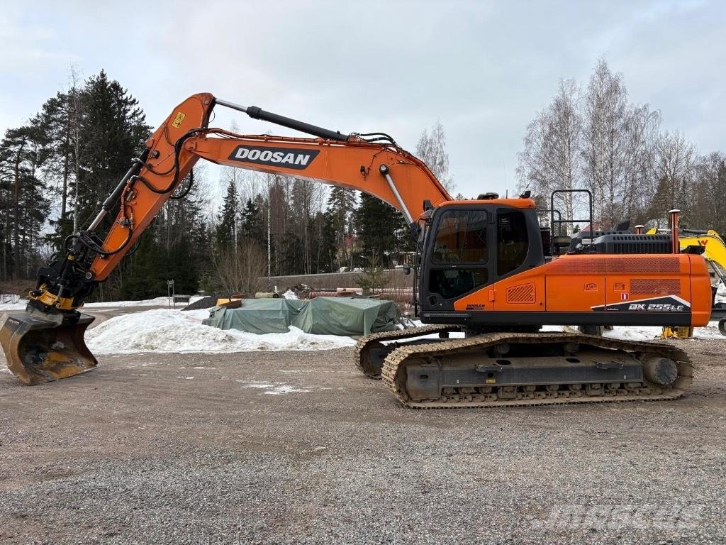 Doosan DX 255 LC-7 Roomikekskavaatorid