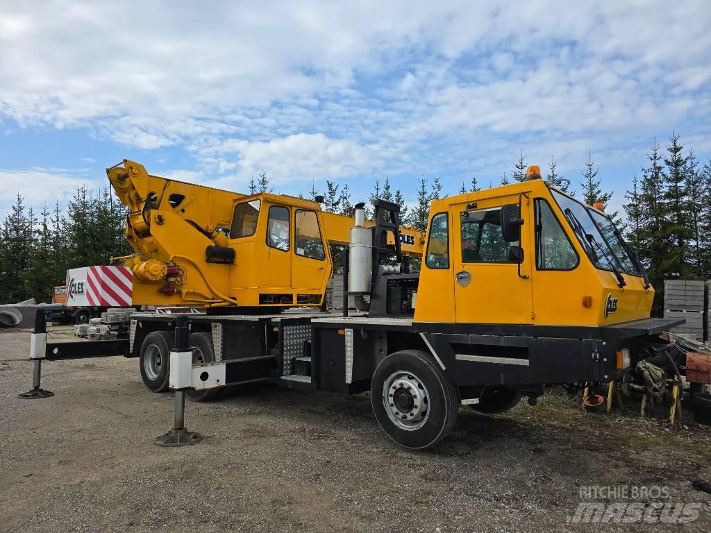 Coles 25/28T crane Maastikutõstukid