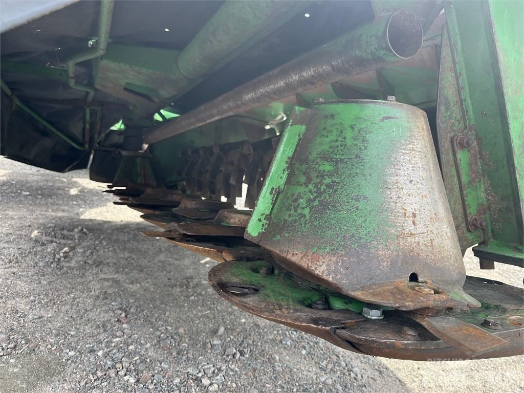 John Deere CC388, Muljurniidukid