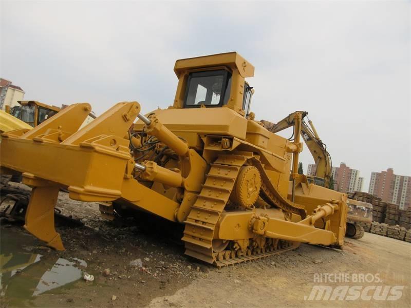 CAT D 10 Buldooserid