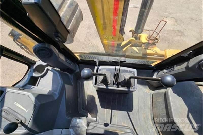 CAT 426F2 TLB Ekskavaatorlaadurid