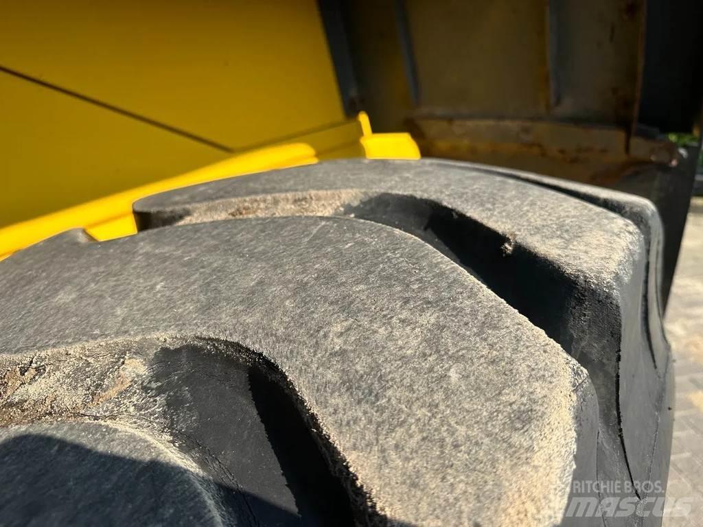 Komatsu WA270-3 Rataslaadurid