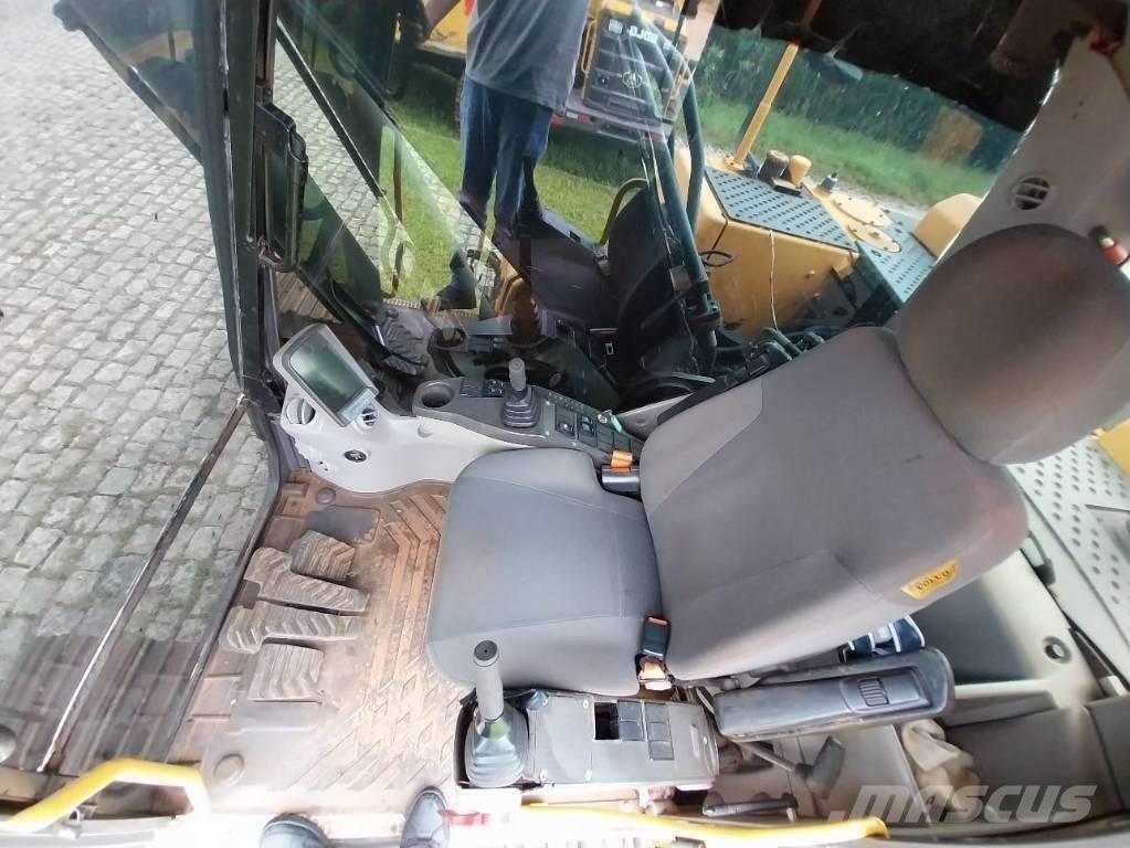 Volvo EC 220 DL Roomikekskavaatorid