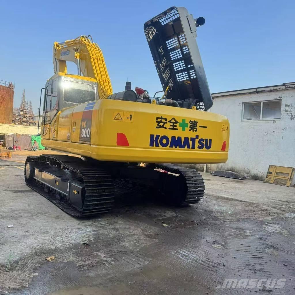 Komatsu PC 300 Roomikekskavaatorid