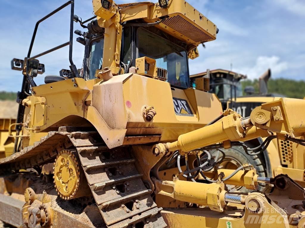 CAT D 8 T Buldooserid