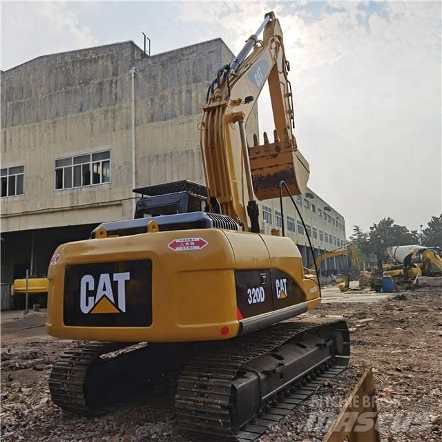 CAT 320D Roomikekskavaatorid