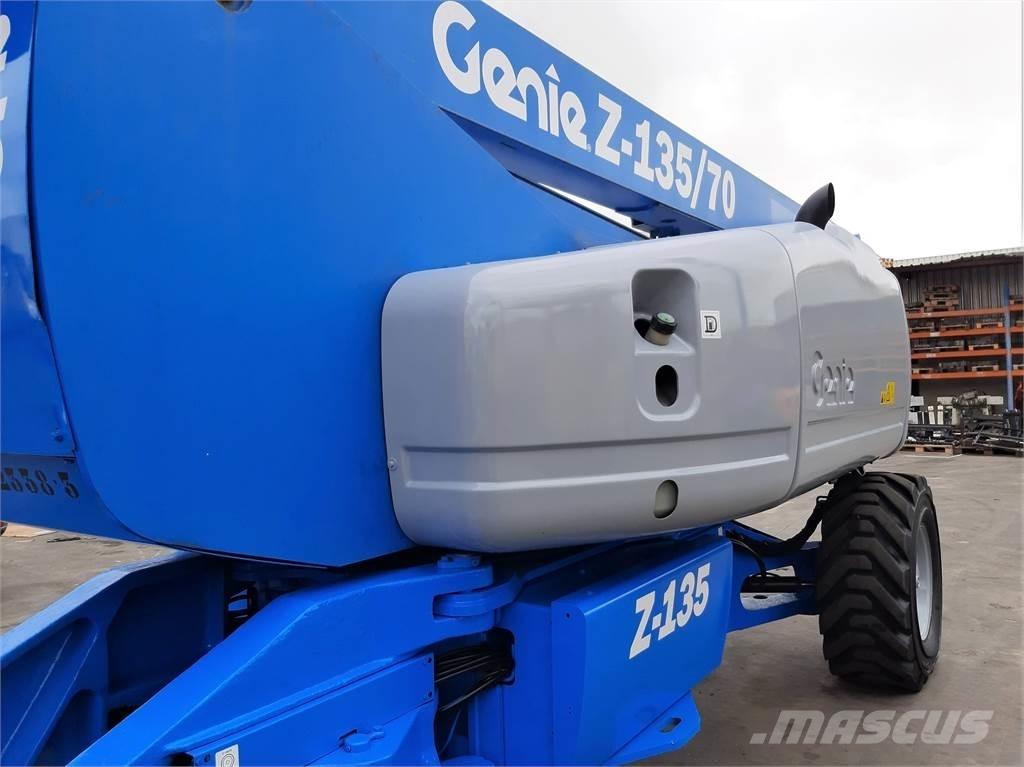 Genie Z135 70 Iseliikuvad poomtõstukid