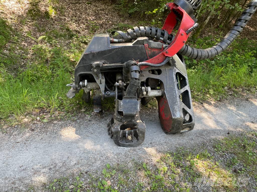 Komatsu C124 Laasijad