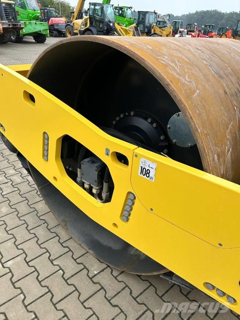 Bomag BW 211 D-5 Ühe trumliga rullid