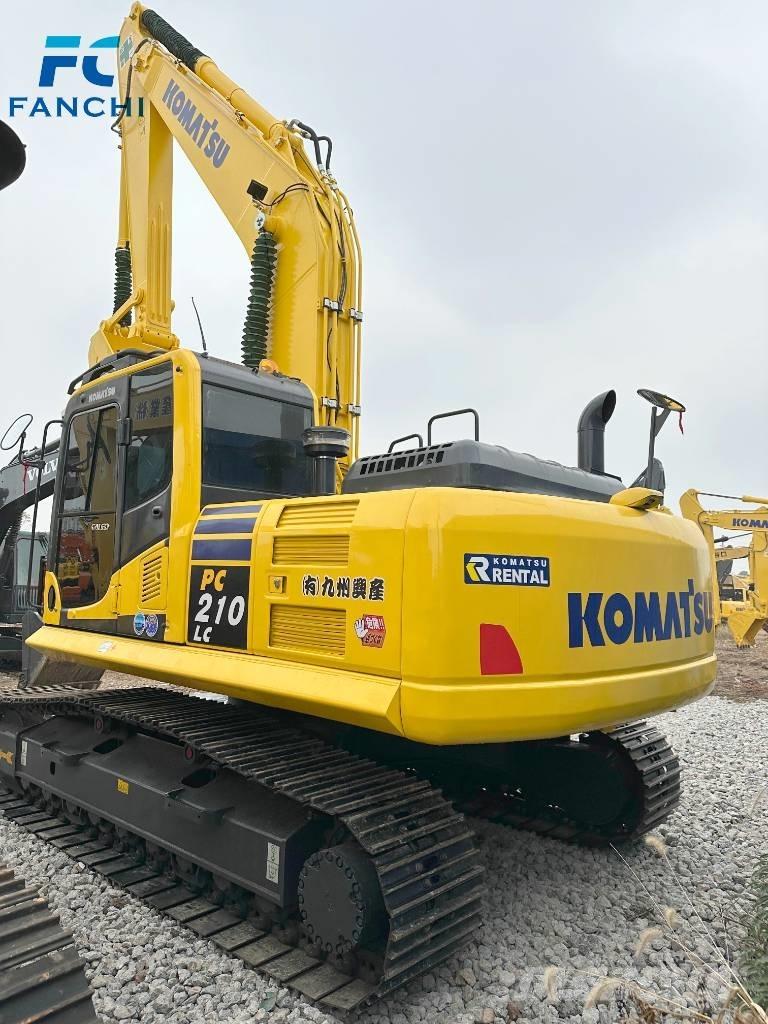 Komatsu PC 210-8 Roomikekskavaatorid
