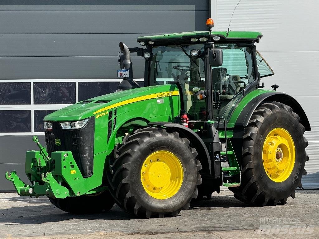 John Deere 8400 R Traktorid
