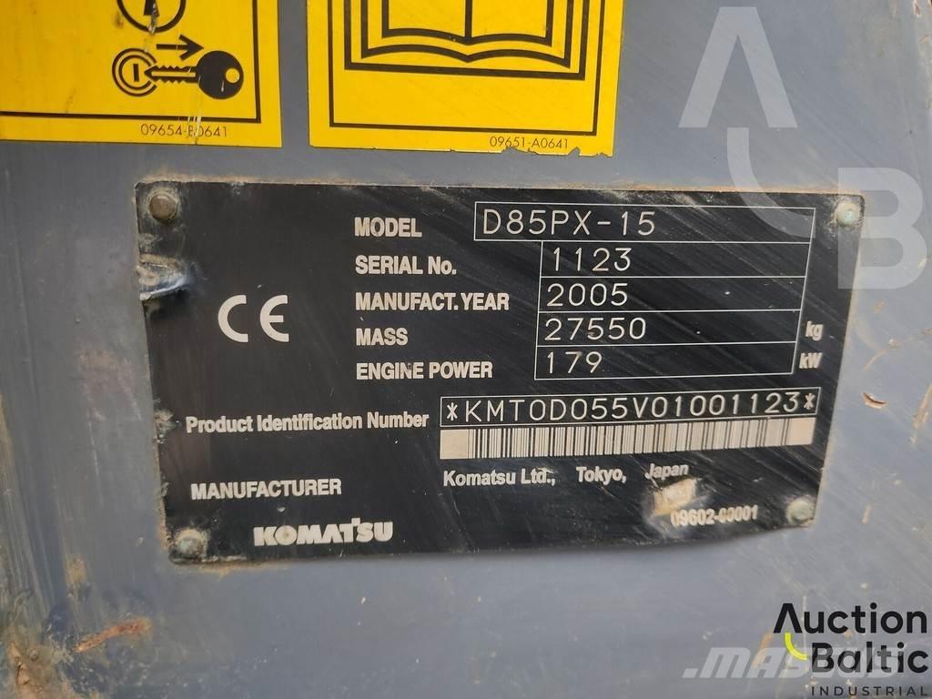 Komatsu D85PX-15 Buldooserid