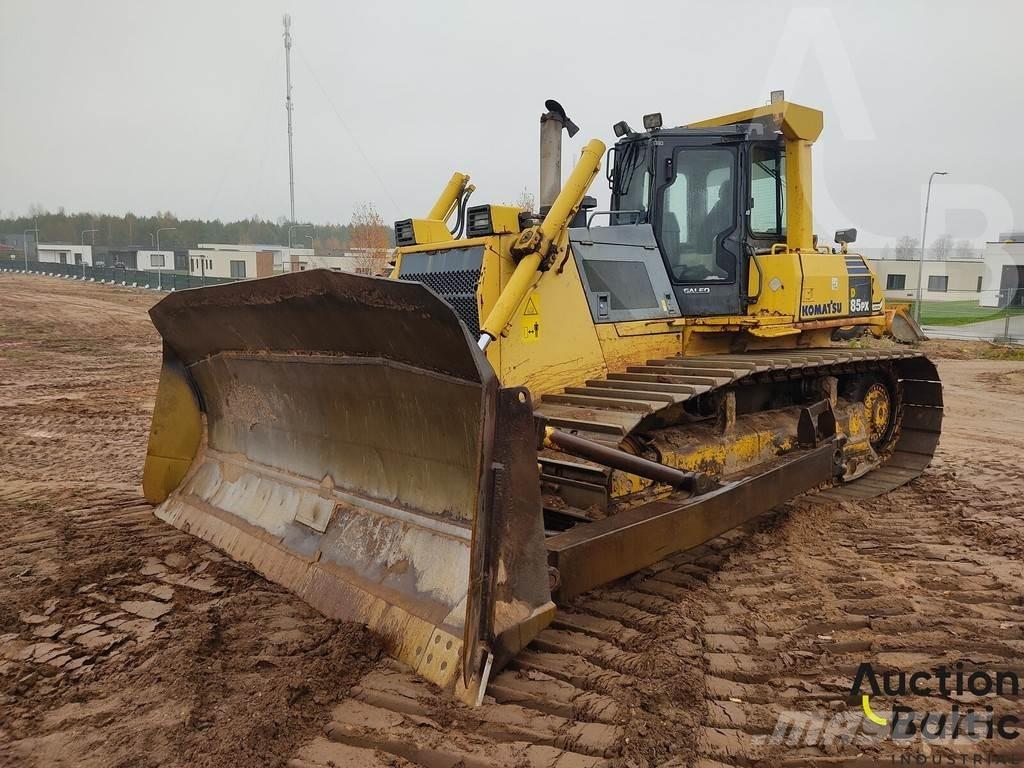 Komatsu D85PX-15 Buldooserid