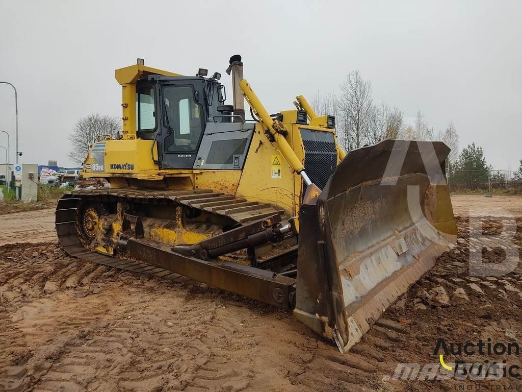 Komatsu D85PX-15 Buldooserid